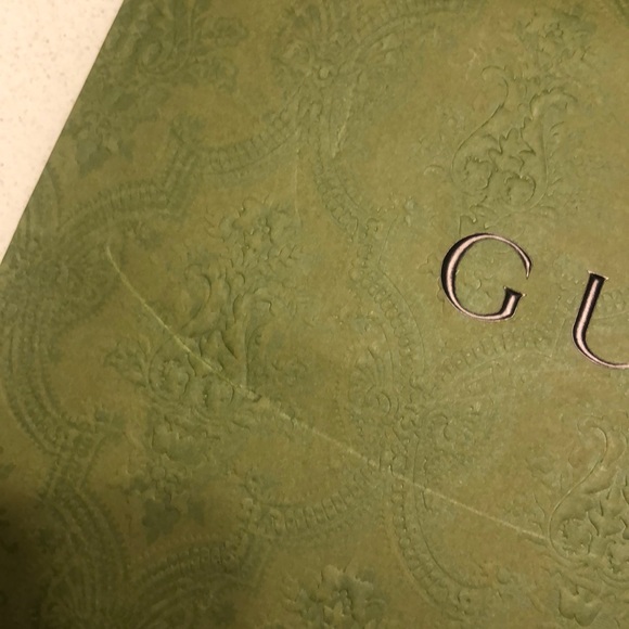 GUCCI Green Holiday Christmas Paper Bag - Picture 6 of 6